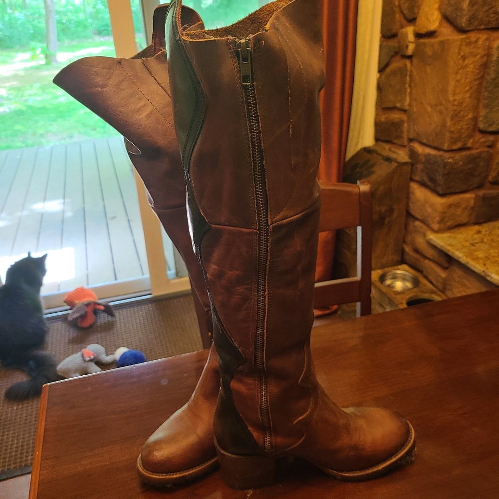 NWOT  Freebird by Steven Calgary Boots